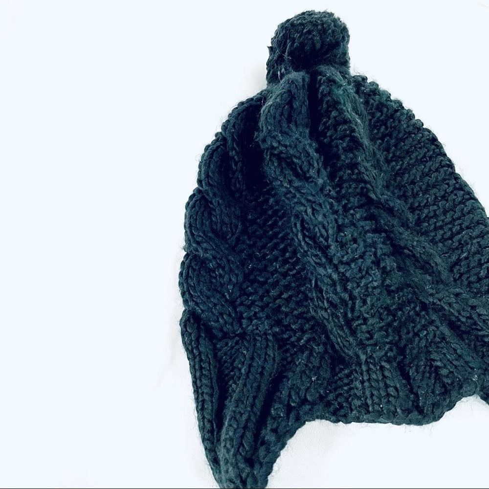 *SOLD* Knit Pom Pom Hat - Picture 2 of 6